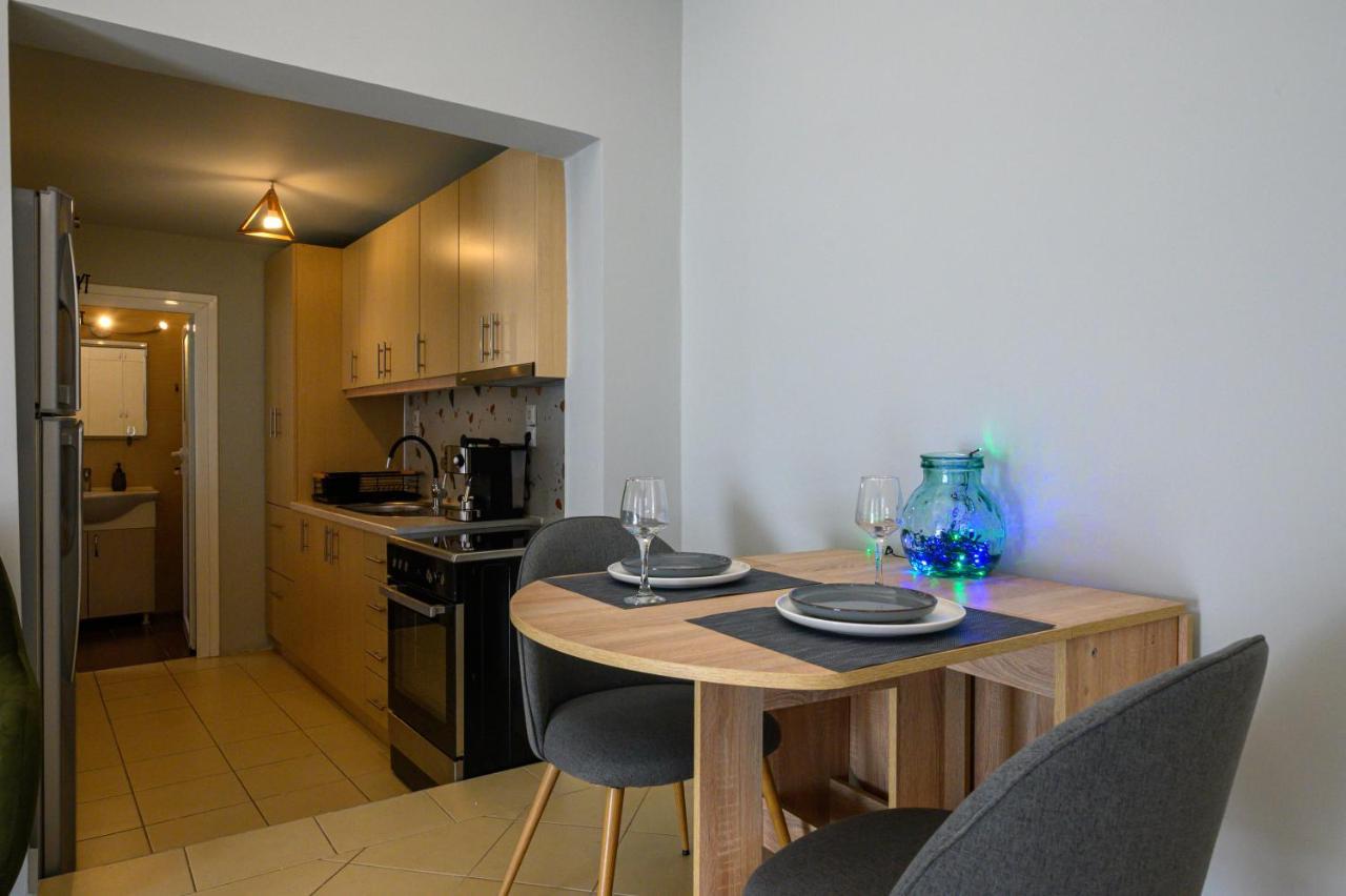 Zen Hut Apartment Kalamata Bagian luar foto