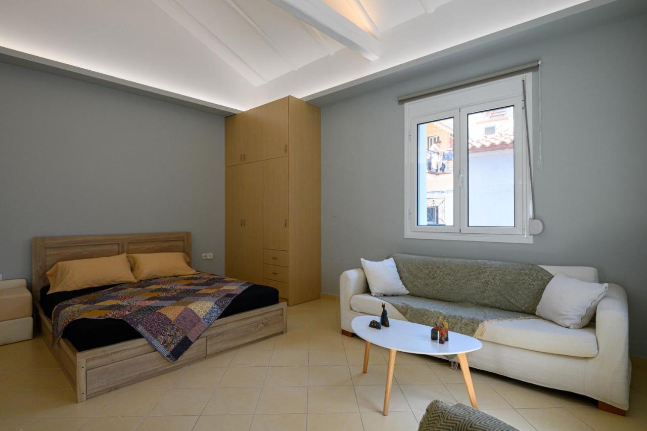 Zen Hut Apartment Kalamata Bagian luar foto